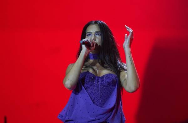 Dua Lipa reactiva sus actuaciones con una gira mundial