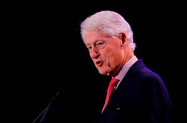 Bill Clinton recibe el alta hospitalaria tras recuperarse de su infección