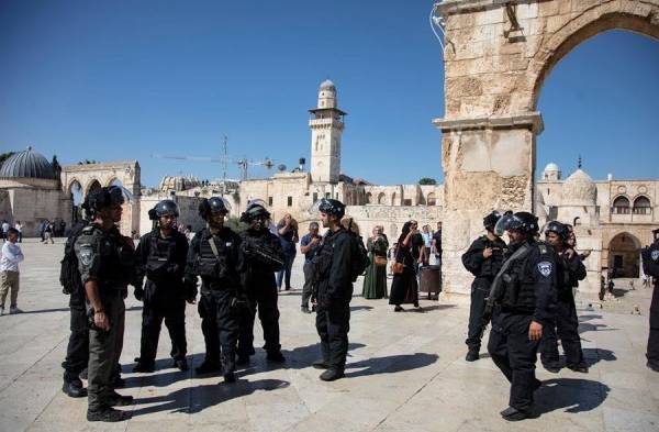 Festivo musulmán y judío teñido de violencia tras choques en Jerusalén