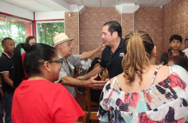 Torrijos promete acabar con la escasez de medicamentos 