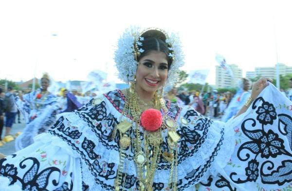 Domingo de Carnaval, domingo de polleras 