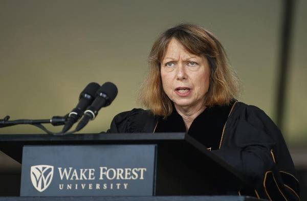 Nathalie Nougayrede, exdirectora del periódico francés ’Le monde’ y Jill Abramson exdirectora del ’New York Times’. Ambas presentaron la renuncia el mismo día.
