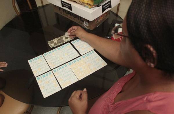 Los juegos de azar son otro mito, porque quien juega estará arruinado económicamente.