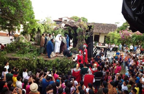 Actos son concurridos por nacionales y extranjeros.