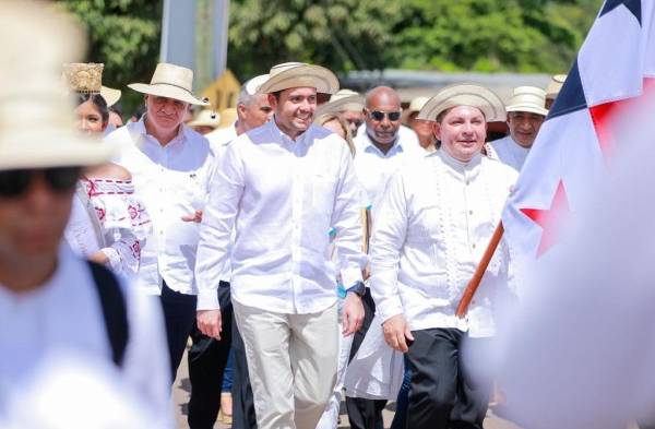 El vicepresidente de la República dijo presente a los actos cívicos en Aguadulce.