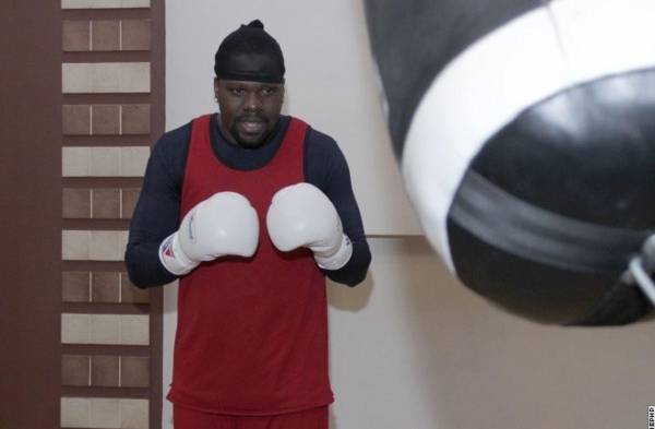 El panameño Guillermo Jones todavía se mantiene como campeón, pero en receso.