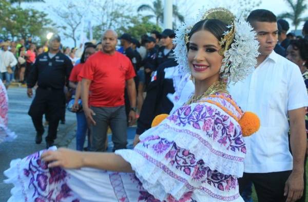 Domingo de Carnaval, domingo de polleras 