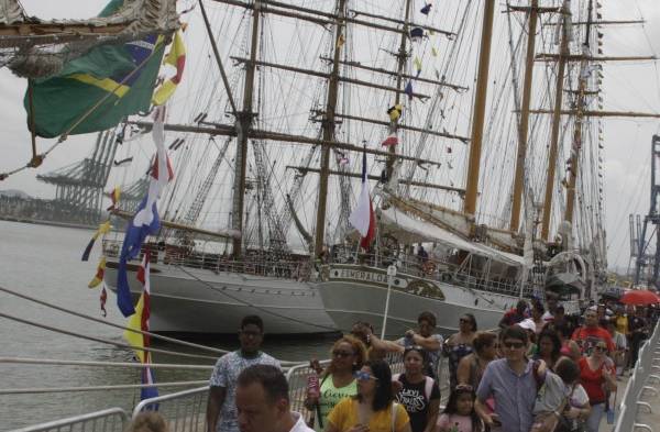 Panameños visitan buques escuela de las armadas latinoamericanas