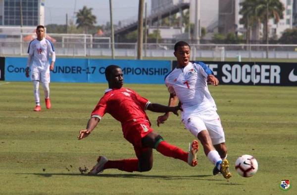 Panamá se impone ante Surinam con un marcador de 3-1