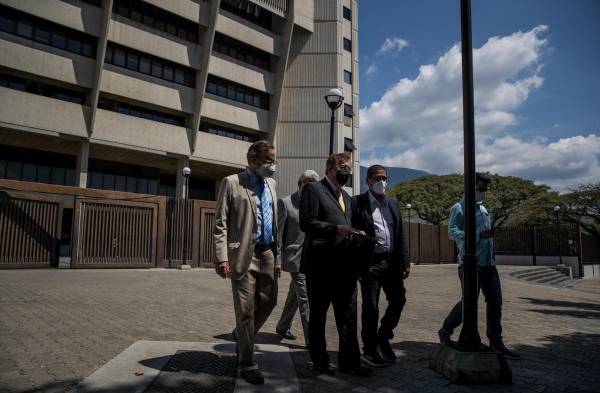 Los promotores del revocatorio a Maduro piden al Supremo reactivar el proceso