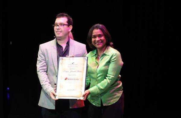 Nuevos talentos ingresan a la galería de la excelencia visual y musical de las artes 