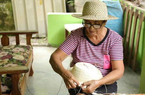 Cenia y Fulvia, las madres artesanas que educaron a sus hijos con la confección de sombreros