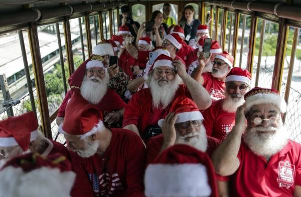 Los Papás Noel que alegrarán a los niños de Río de Janeiro ya están graduados