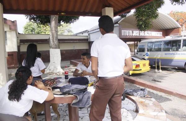 En el Instituto José Dolores Moscote los estudiantes asistieron, pero no fueron atendidos.