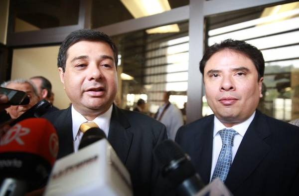 Rosas denunció uso de recursos del Estado.