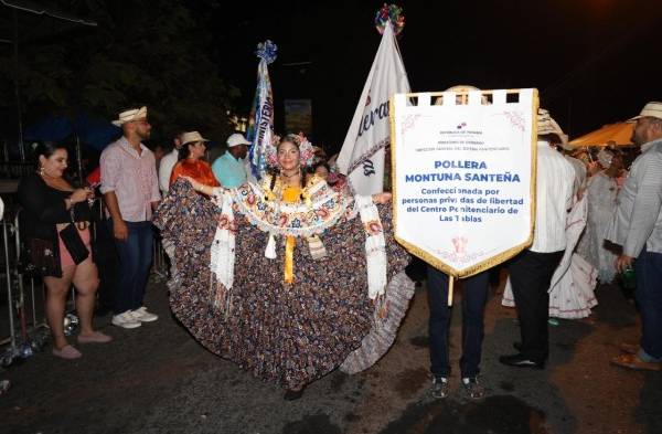 Pollera confeccionada por privados de libertad engalanó la delegación del Mingob 