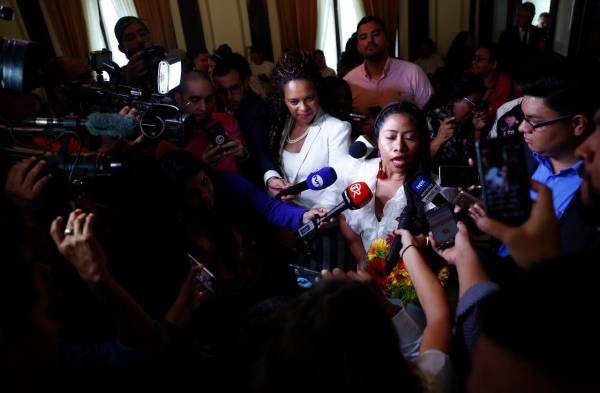 La actriz Yalitza Aparicio recibió la llave de la Ciudad de Panamá
