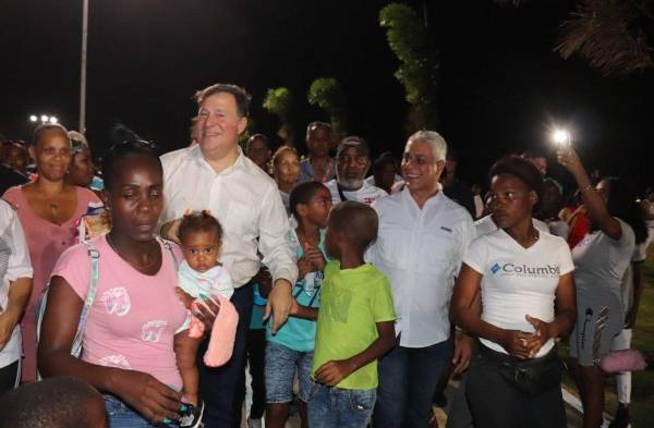 Varela entrega segunda fase del Paseo Marino en Colón 