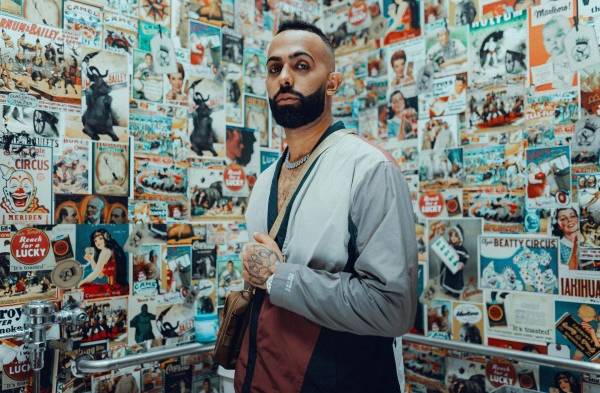 Eladio Carrión anuncia una gira por once ciudades de Estados Unidos en 2023