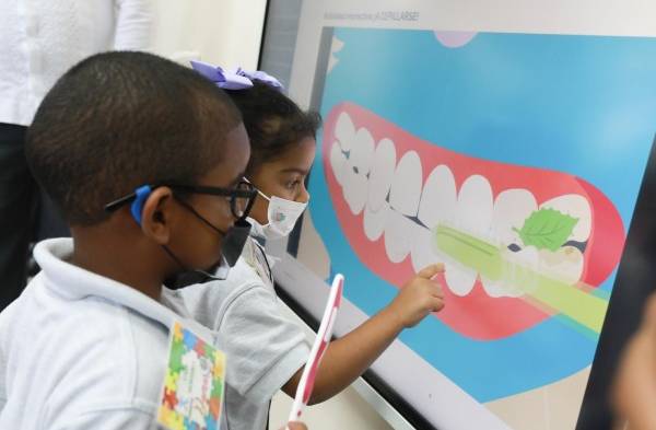 Primera dama visita CAIPI de Montería, Pedregal con Aula STEAM