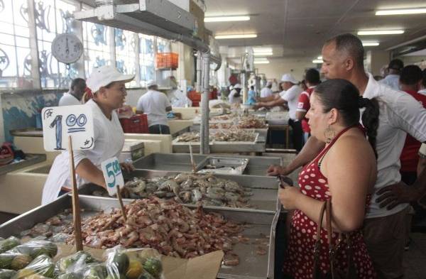 Los camarones y las corvinas eran los más buscados.