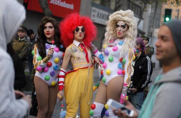 Más de cien mil personas marchan en Chile en el Día del Orgullo Gay 