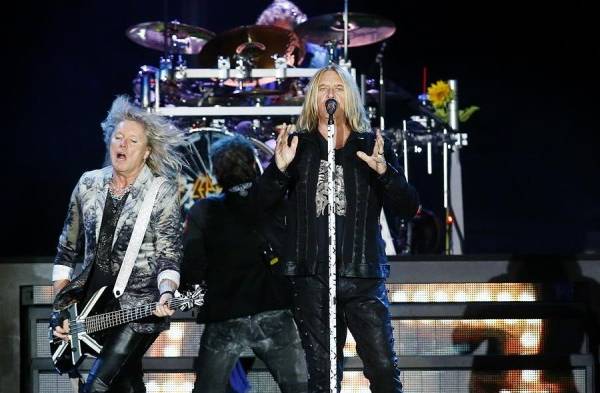 Def Leppard confirma su concierto en Bogotá tras la hospitalización de su vocalista