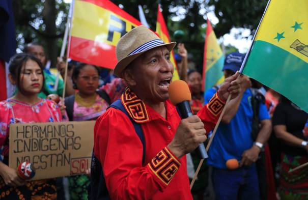 Exigen la liberación de los indígenas detenidos por participar en las protestas.