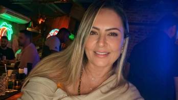La actriz Mercedes Moltó llegó anoche hasta el Figali Convention Center para comprobar con sus propios ojos que no había concierto y expresó su molestia en redes sociales.