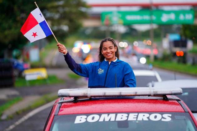 Reciben a Kristine como una heroína