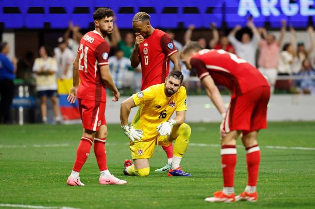 Los canadienses contra la pared.