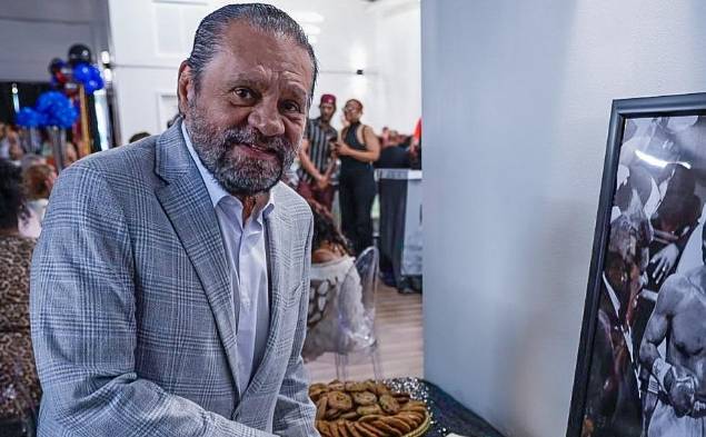 Roberto Durán festeja un año más de vida.