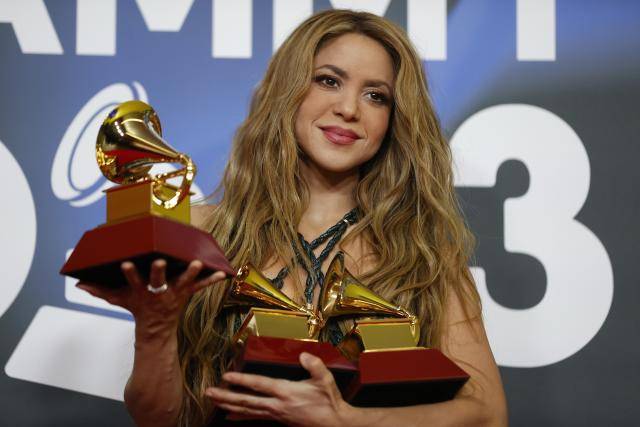 Objetos de Shakira, Rosalía y Ricky Martin se exhibirán en muestras de los Latin Grammy