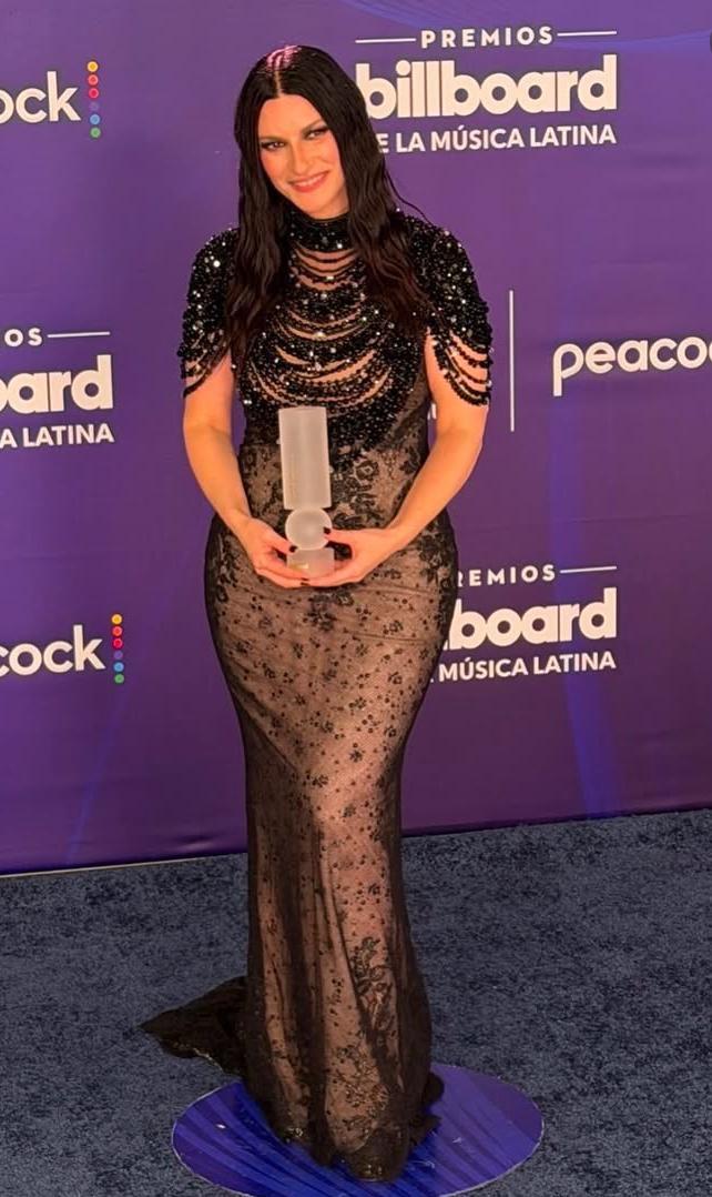 Laura Pausini, fue homenajeada con el Premio Billboard Ícono.