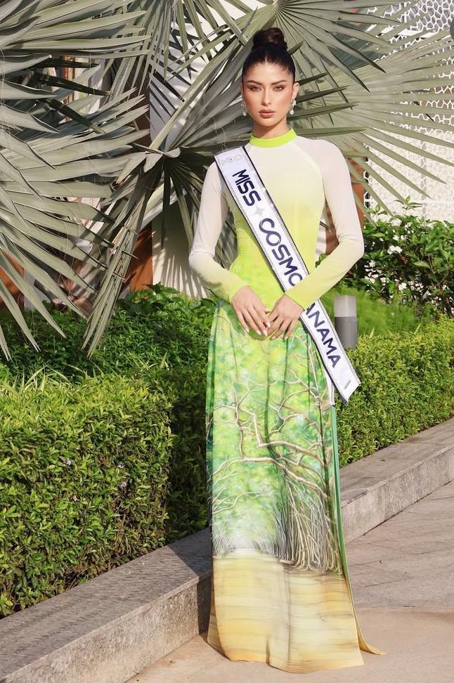 La Miss Cosmo Panamá, deslumbra en Vietnam luciendo el tradicional Ao Dai durante su participación en las actividades oficiales de la organización.