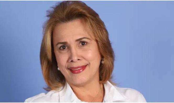 Marcela Madrid reemplaza a Eddy Ibarra como gobernadora de Bocas del Toro.