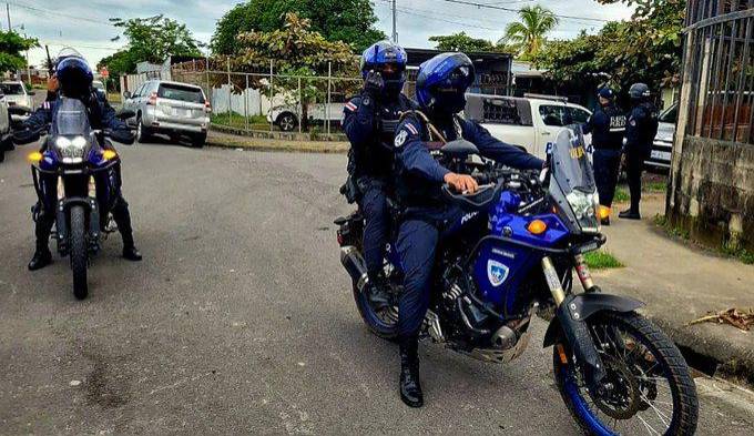 Investigación inició en noviembre de 2024. A los miembros de la banda se les vincula con actividades ilícitas como trata de personas y explotación sexual, tráfico ilícito de migrantes, extorsión, secuestros, tráfico de drogas y homicidios, reseñó la Fiscalía costarricense.