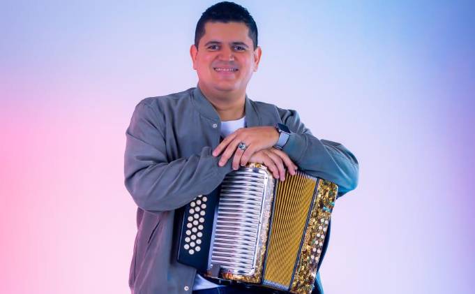 Isaac De León cumple 25 años en la música típica; así será la celebración