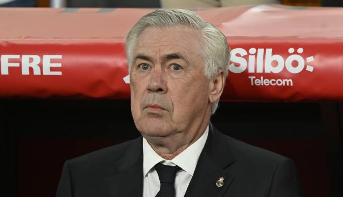 El técnico italiano del Real Madrid, Carlo Ancelotti, con un reto grande en Sudamérica.