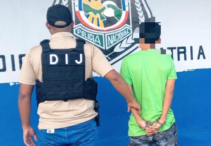 Policía captura a tres personas por delitos sexuales en Colón