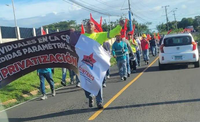 Tome sus precauciones, Suntracs está en las calles manifestándose en contra de las reformas de la CSS.