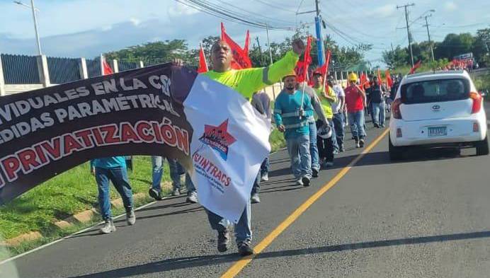 Tome sus precauciones, Suntracs está en las calles manifestándose en contra de las reformas a la CSS.