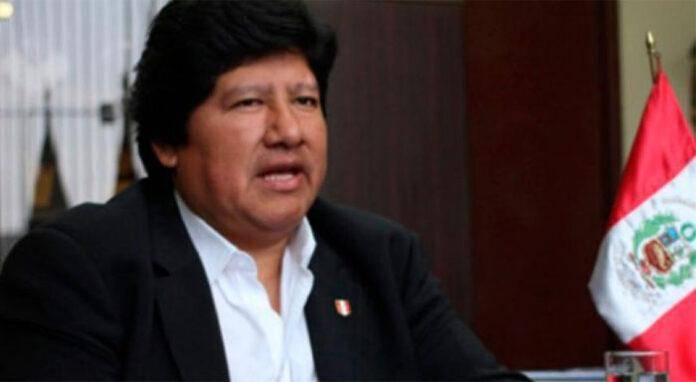 Detienen al presidente de federación de fútbol de Perú como parte de presunta red corrupta