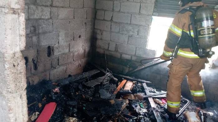 En este inmueble residían 17 personas, entre ellas 10 adultos y 7 menores de edad.