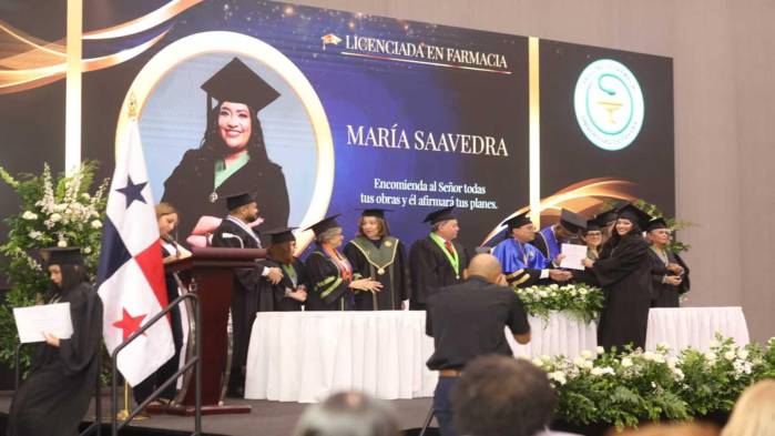 Nuevos farmacéuticos listos: 92 egresan de la Universidad de Panamá