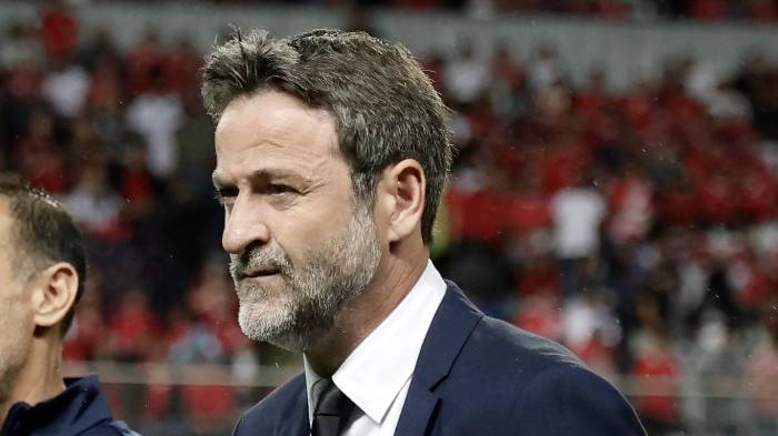 Herrera le pega a Panamá