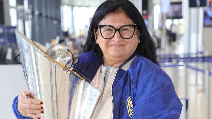 Clásico Mundial 2026: El trofeo y los campeones hicieron escala en Panamá