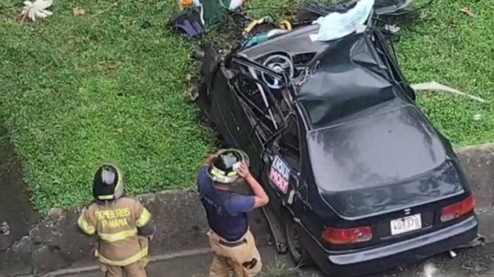 Omar García, de 19 años, murió la tarde del lunes cuando su auto cayó desde lo alto del viaducto de la ACP.