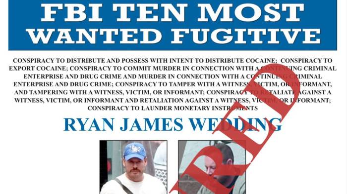 Fotografía tomada de la cuenta oficial @FBIDirectorKash en la red social X del director del FBI, Kash Patel, que muestra un cartel que anuncia la captura del exatleta olímpico canadiense Ryan Wedding.