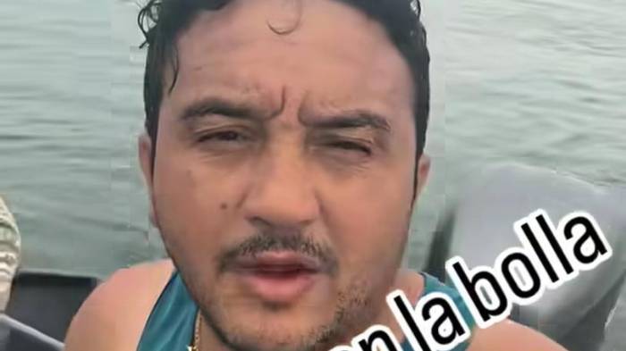 Lucho Pérez pide a los pescadores del área que no se lleven la boya que se colocó para señalizar donde está ubicada la bomba.